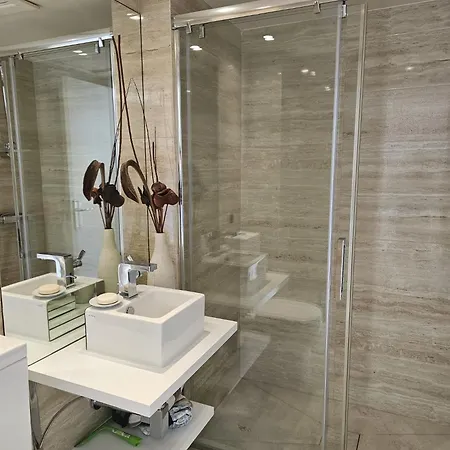 Apartamento De Lujo Y Playa En Alhambra Del Mar *