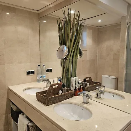 Apartment Apartamento De Lujo Y Playa En Alhambra Del Mar Marbella