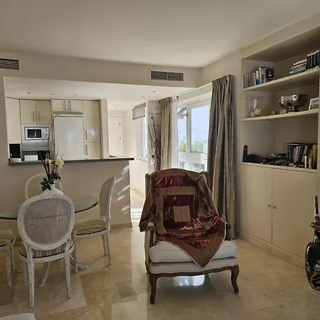 Apartamento De Lujo Y Playa En Alhambra Del Mar *