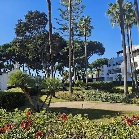 Apartamento De Lujo Y Playa En Alhambra Del Mar Apartment *